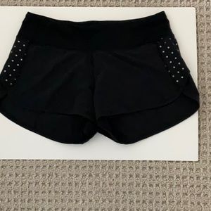 EUC Lululemon reflective speed short size 4.